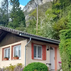 Lacustra Chalet